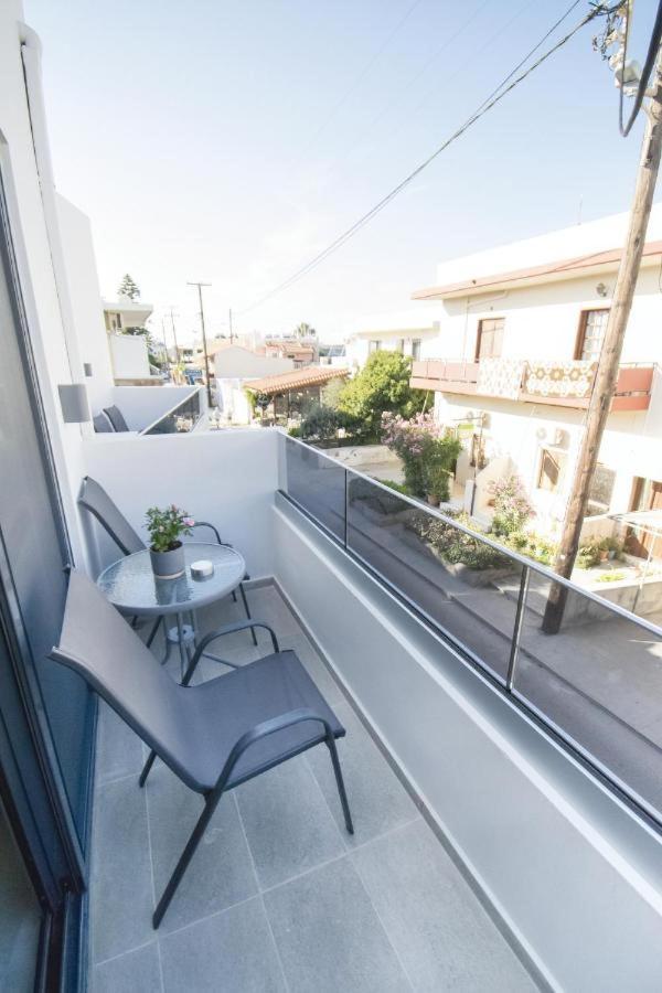 Nick And Helen Apartment Perivolia  Exterior photo
